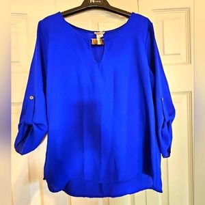 Womens Cuffed Sleeve Blosuse Medium